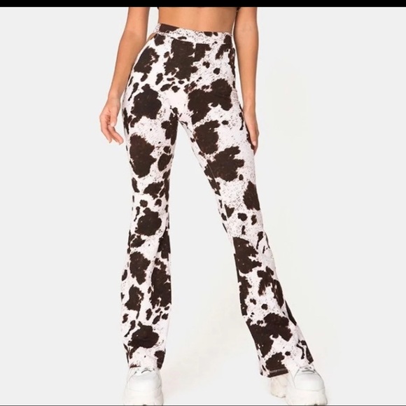 {SOLD}Motel rocks cow print - Picture 2 of 5